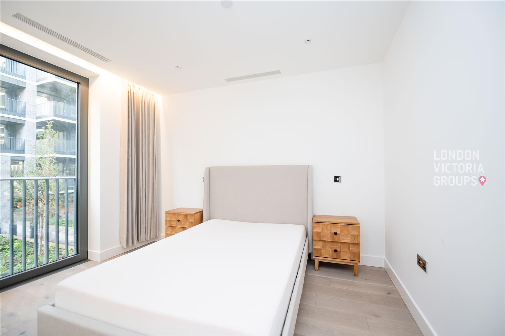 1 bed property in Emblem House, 11 Salutation Gardens, London